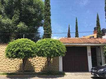 HERMOSA RESIDENCIA CON ALBERCA