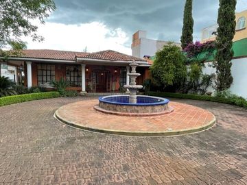 HERMOSA RESIDENCIA CON ALBERCA