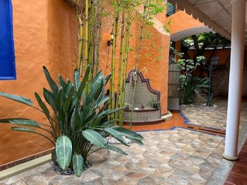 HERMOSA RESIDENCIA CON ALBERCA