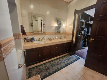 CASA EN VENTA EN PUERTA DE HIERRO