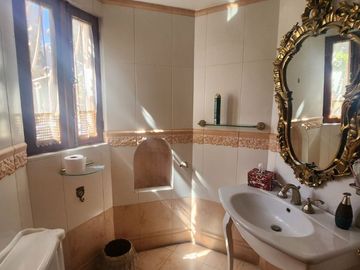 CASA EN VENTA EN PUERTA DE HIERRO
