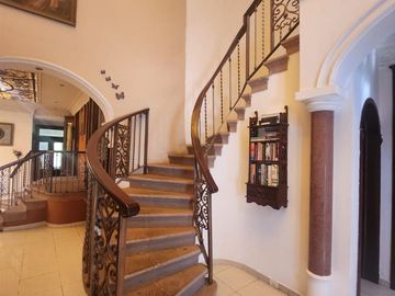 CASA EN VENTA EN PUERTA DE HIERRO