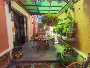 CASA EN VENTA EN PUERTA DE HIERRO