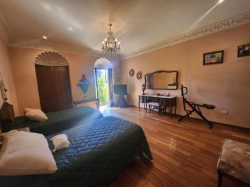 CASA EN VENTA EN PUERTA DE HIERRO