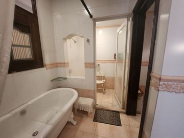 CASA EN VENTA EN PUERTA DE HIERRO