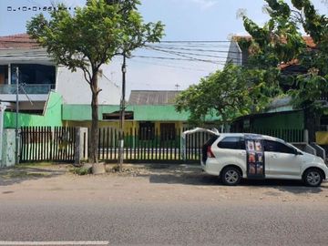 Rumah di Raya Tenggilis, STRATEGIS NOL JALAN