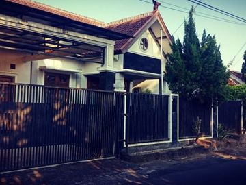 Rumah Luxury Modern Minimalis Pinggir Jalan di Mantrijeron Kodya
