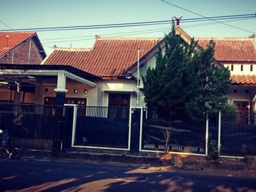 Rumah Luxury Modern Minimalis Pinggir Jalan di Mantrijeron Kodya