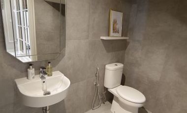 Rumah 3 Lantai Ala Prancis di Jakarta Timur Bonus Attic & Sky Balcony