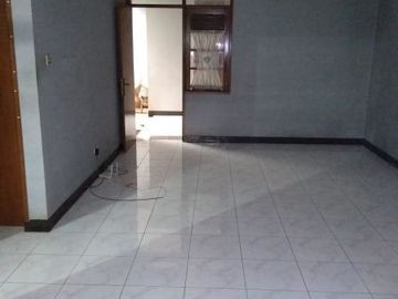 Rumah dii komplek Aman dan Asri lokasi Antapani Bandung | MEYJ