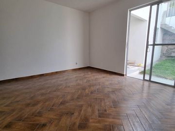 VENTA DE CASA EN DESNIVELES, COLONIA LAS ARBOLEDAS, ATIZAPÁN DE ZARAGOZA