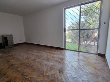 VENTA DE CASA EN DESNIVELES, COLONIA LAS ARBOLEDAS, ATIZAPÁN DE ZARAGOZA