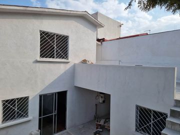 VENTA DE CASA EN DESNIVELES, COLONIA LAS ARBOLEDAS, ATIZAPÁN DE ZARAGOZA