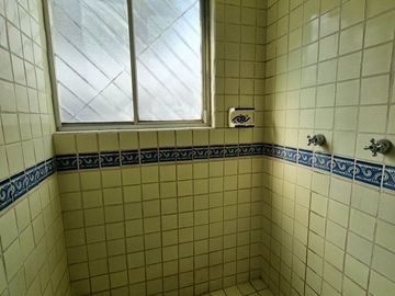 VENTA DE CASA EN DESNIVELES, COLONIA LAS ARBOLEDAS, ATIZAPÁN DE ZARAGOZA