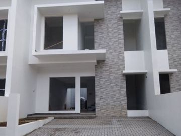 Hunian elite mewah cantik rasa villa di Kodya Arcamanik Antapani