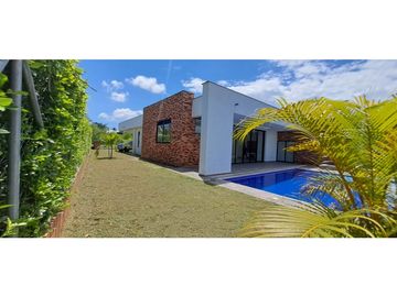 Vendo Hermosa Casa Campestre en conjuto Cerrado en Cerritos