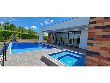 Vendo Hermosa Casa Campestre en conjuto Cerrado en Cerritos