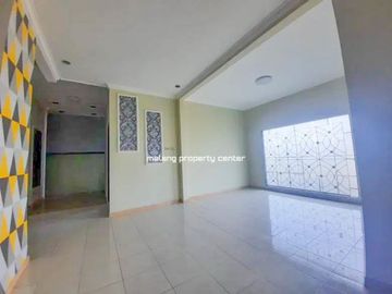 Rumah Hook 2 Lantai Luas 342 di Greenhill Karangploso kota Malang