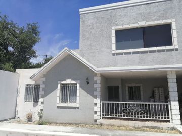 QUINTA  CASA DE 2 NIVELES  Y ALBERCA  !!!!