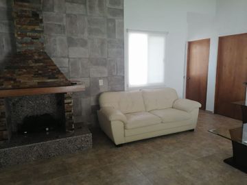QUINTA  CASA DE 2 NIVELES  Y ALBERCA  !!!!