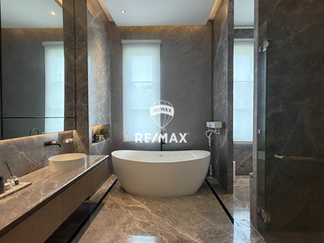 Dijual rumah mewah full furnished di Cluster Sutera Onyx, Alam Sutera