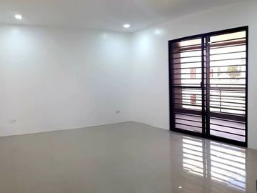 4 Bedroom Modern House for Sale in Pandan Angeles City Near Marquee Mall