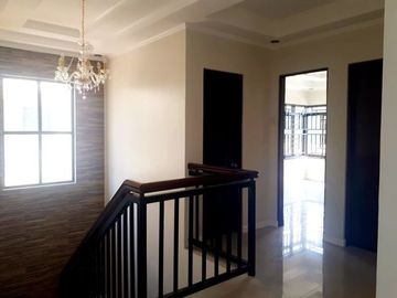 4 Bedroom Modern House for Sale in Pandan Angeles City Near Marquee Mall