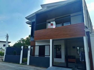 4 Bedroom Modern House for Sale in Pandan Angeles City Near Marquee Mall