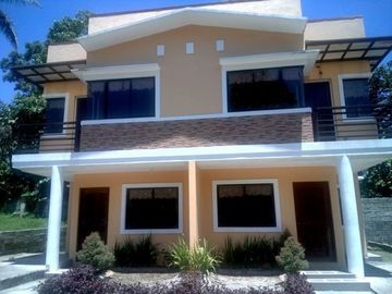 PRESELLING BIRMINGHAM TAGAYTAY VILLAS DUPLEX