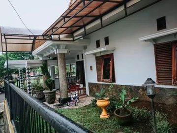 DIJUAL RUMAH HOOK 3 LANTAI LUAS 240 DAERAH SULFAT KOTA MALANG