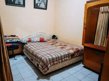 DIJUAL RUMAH HOOK 3 LANTAI LUAS 240 DAERAH SULFAT KOTA MALANG