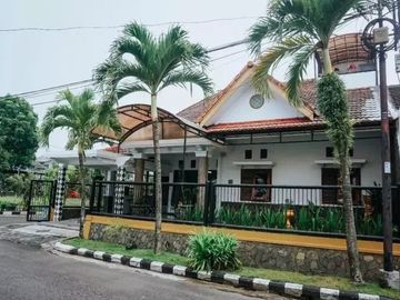 DIJUAL RUMAH HOOK 3 LANTAI LUAS 240 DAERAH SULFAT KOTA MALANG