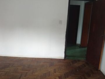 Casa PH en venta en Bernal Oeste