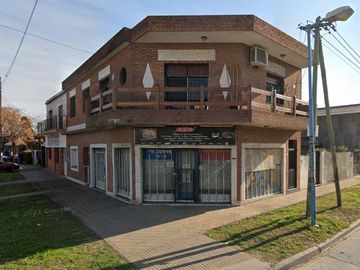 Casa PH en venta en Bernal Oeste