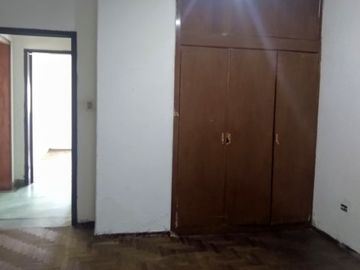 Casa PH en venta en Bernal Oeste