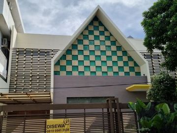 Disewakan Rumah Dalam Cluster Aman di Pondok Indah