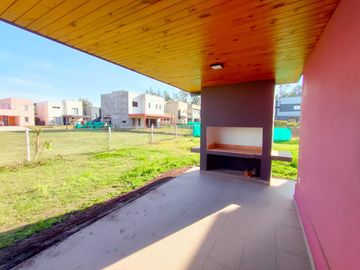 Casa de 3 dormitorios a ESTRENAR en VENTA en Country Pinar 2, Tafí Viejo