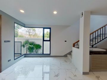 3 Bedroom Townhouse for sale in Hang Dong, Chiang Mai