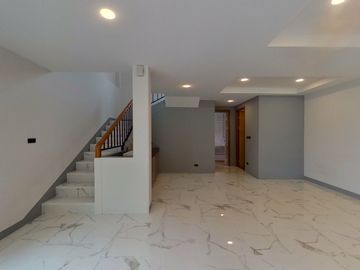 3 Bedroom Townhouse for sale in Hang Dong, Chiang Mai