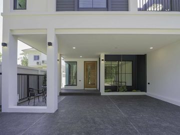 3 Bedroom Townhouse for sale in Hang Dong, Chiang Mai