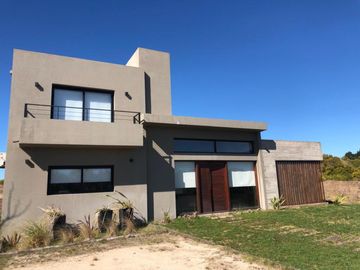 Casa Quinta En Venta 6 Ambientes - Costa Esmeralda, Pinamar