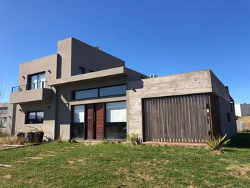 Casa Quinta En Venta 6 Ambientes - Costa Esmeralda, Pinamar