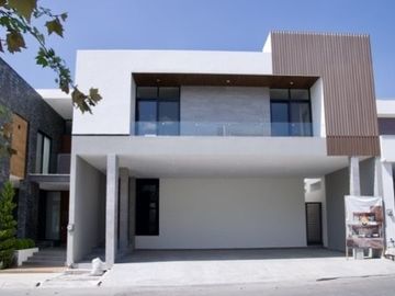 Casa en Venta en Sur de Monterrey, Carretera Nacional,