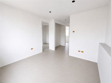 Casa NUEVA en venta de 4 dor en Vitacura