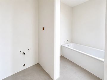 Casa NUEVA en venta de 4 dor en Vitacura