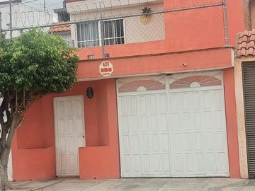 CASA EN VENTA COL AEROPUERTO, SLP