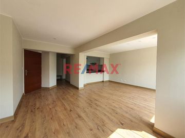 ¡Exclusivo Departamento en Venta en Valle Hermoso, Santiago de Surco!
¿Te imaginas despertar cada mañana en una zona tranquila, rodeada de áreas verd