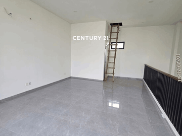 Disewakan Ruko Brand New Di Botanica Avenue