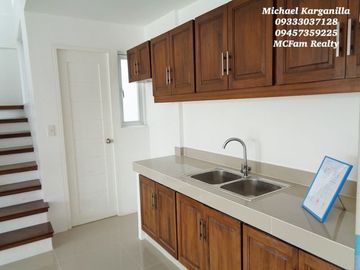 READY FOR OCCUPANCY TOWNHOUSE IN NORTH CALOOCAN - BLUHOMES BREEZE