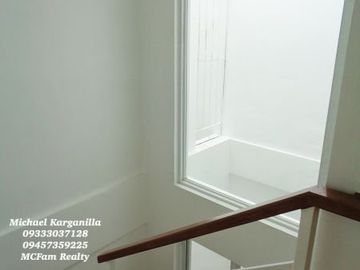 READY FOR OCCUPANCY TOWNHOUSE IN NORTH CALOOCAN - BLUHOMES BREEZE